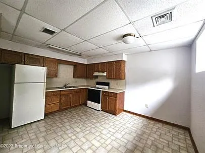 1312 Clay Avenue — Photo 2