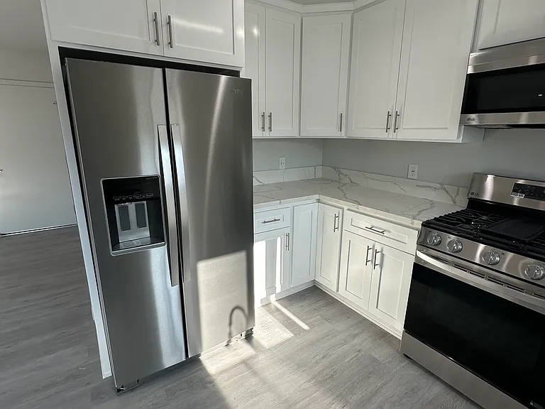 1145 S Holt Ave #7 — Photo 18