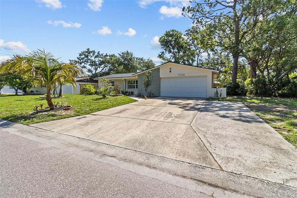 5998 8th St S, Saint Petersburg, FL 33705 | Zillow