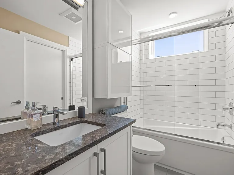 595 Pandora Ave #405 — Photo 11