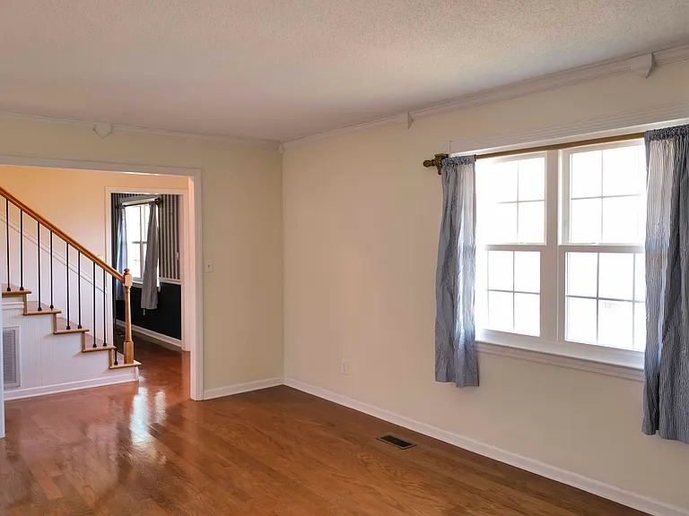 8693 Arbutus Dr — Photo 7