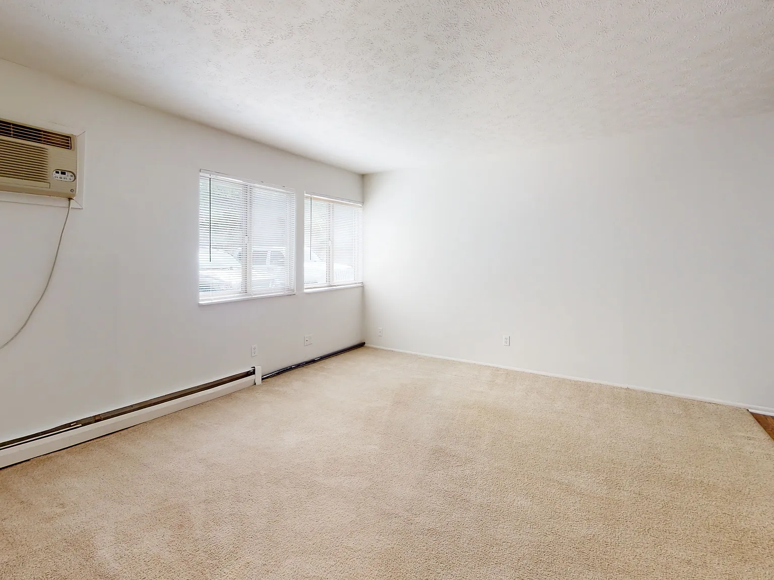 Kendall Manor Apartments — Photo 4