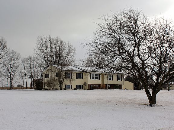 2nd image of 10488 Township Highway 132