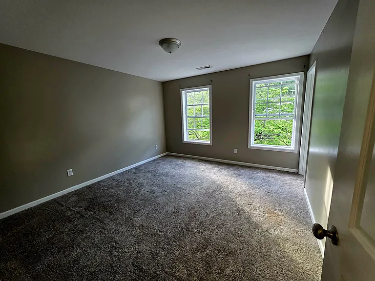 1900 Bernhurst Dr — Photo 10