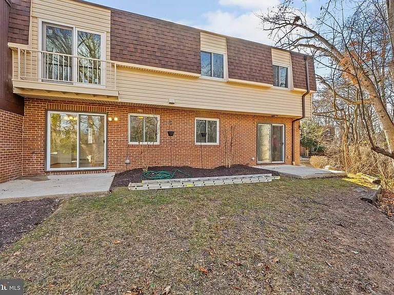 12265 Greenleaf Ave — Photo 25