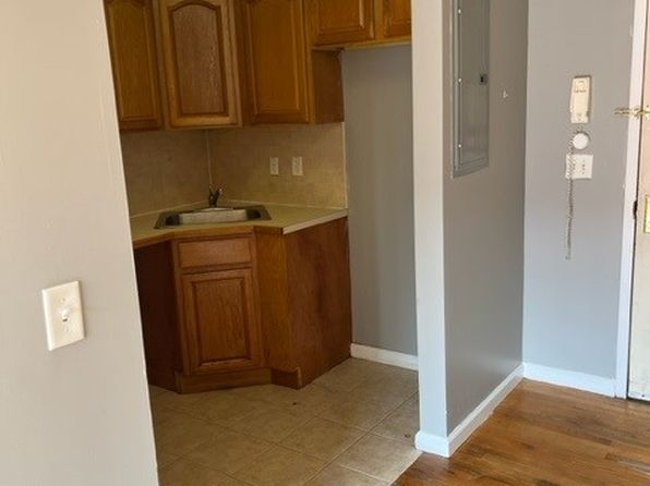 16 Franklin St #404