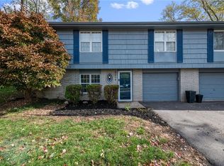 8604 Greenbrier Dr, Overland Park, KS 66212