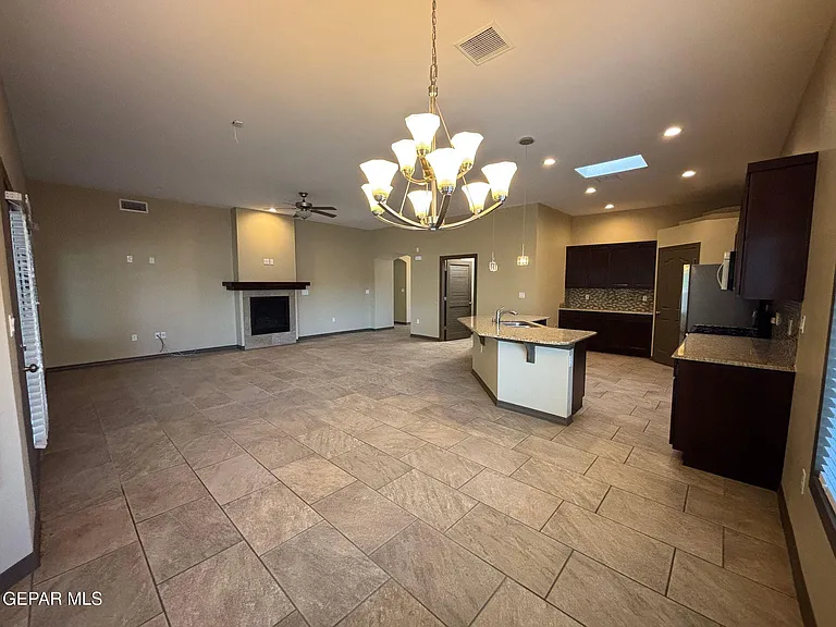 5724 Valley Lilac Ln — Photo 3