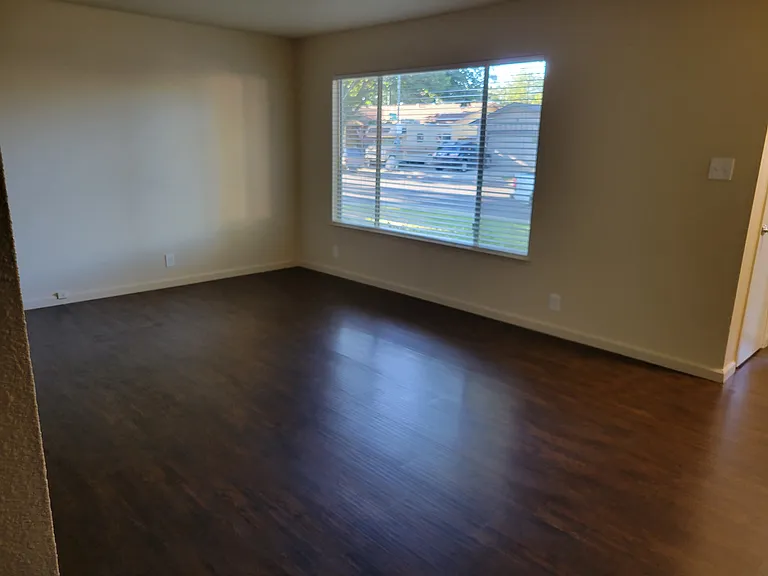 1805 Fairfax Ave — Photo 3