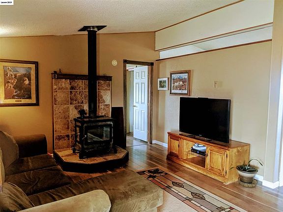 2nd image of 466-308 Sara St