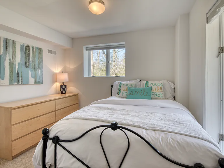 69 Northside Dr — Photo 11