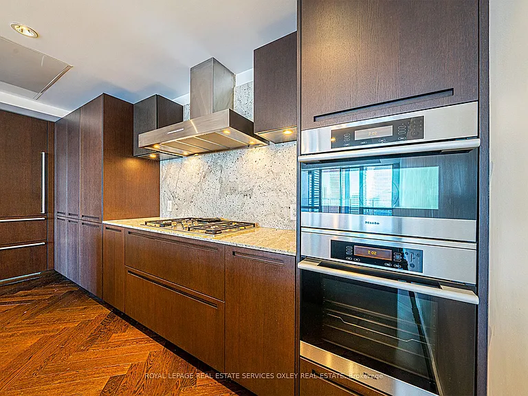180 University Ave #4708 — Photo 14