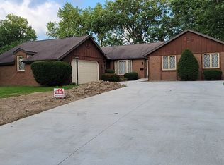 1050 Anthony Wayne Blvd, Defiance, OH 43512