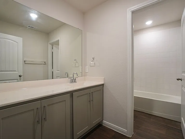 115 Bethpage Dr — Photo 30