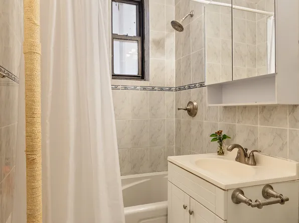 21-05 33rd Street image 5 of 7