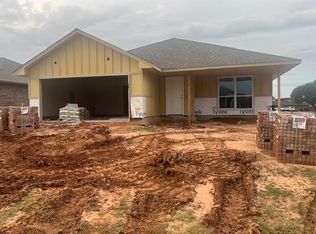 904 Dusky Valley Ln, Chickasha, OK 73018