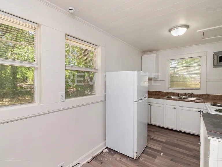 2314 Gill Rd — Photo 10