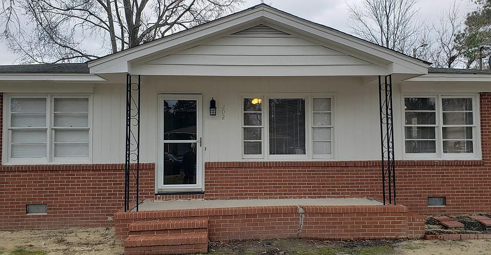 1st image of 202 Herbert St