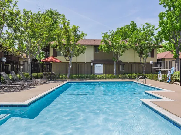 Country Hills Apartment Homes