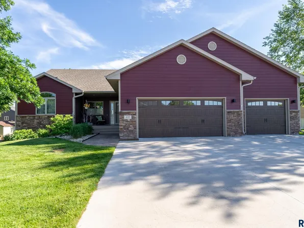 405 N Walkanda Dr, Sioux Falls, SD 57107