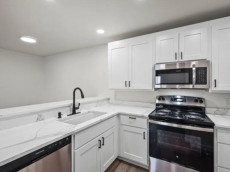 509 S Perry Pkwy #1 — Photo 5
