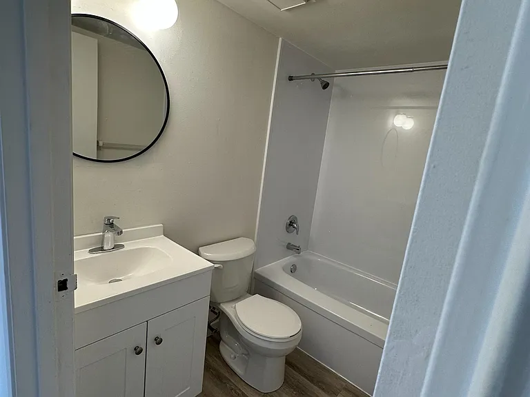555 Oxford St #201 — Photo 8
