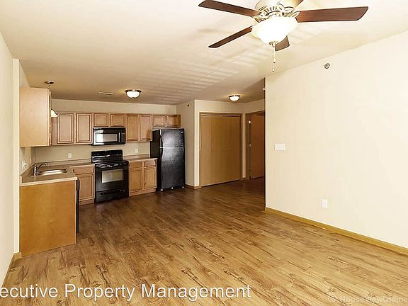 5th image of 547 Olive St APT 206