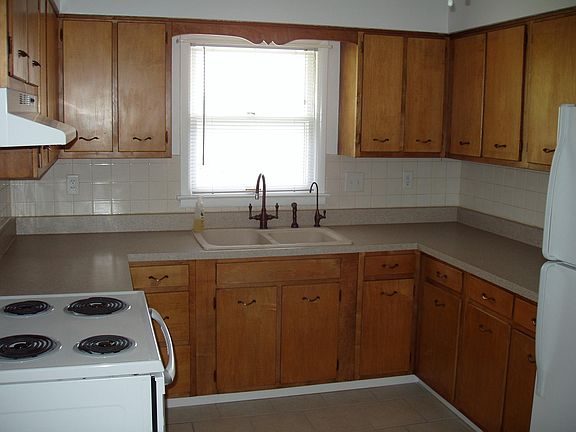 2nd image of 6016 Buttercup Ln