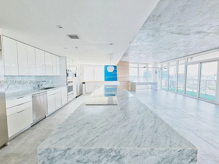 3250 NE 1st Ave #Penthouse 1115 — Photo 8