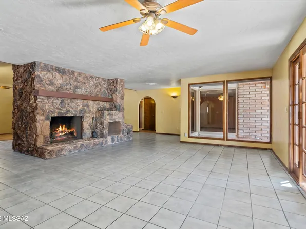 8741 N Chinaberry Way, Tucson, AZ 85742