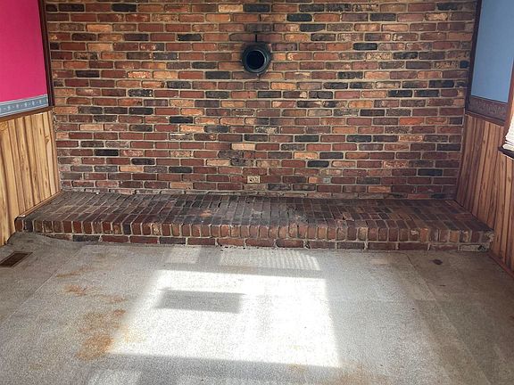 5th image of 4 Oak St