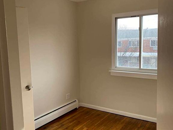 4th image of 23-42 37th St #3