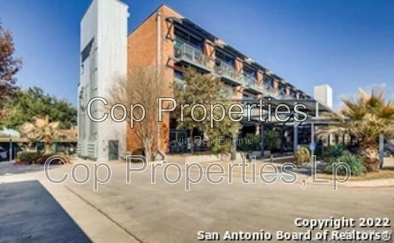 1 bed, 1.0 bath, 1280 sqft, $1,695 — Photo 2
