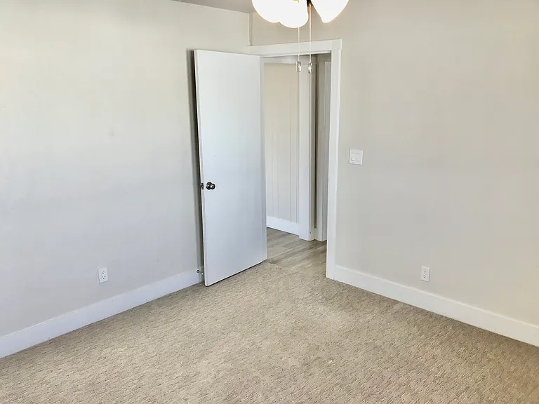 357 W Gettysburg Ave — Photo 11