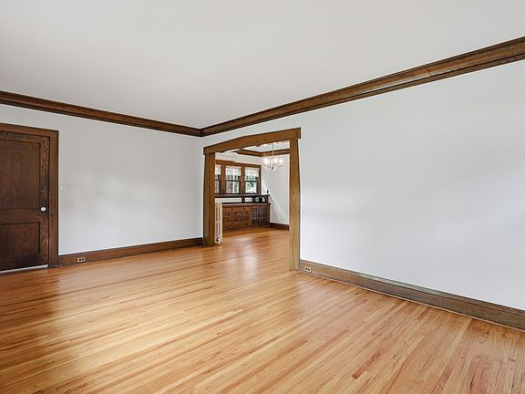 5th image of 4136 Grand Ave S