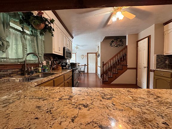3rd image of 1621 Waterside Dr N