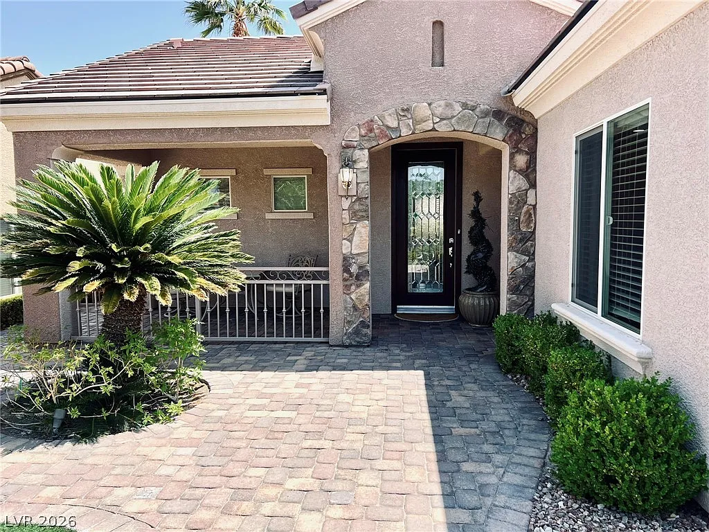 2 bed, 2.0 bath, 1836 sqft, $2,590 — Photo 4