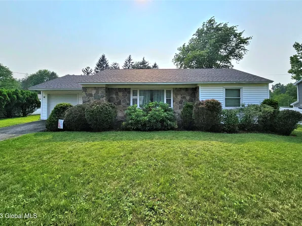 19 Sunset Road, Averill Park, NY 12018