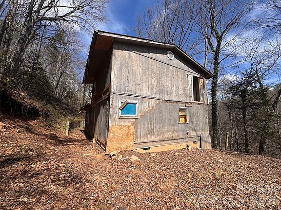 2nd image of 90 Scenic Hill Dr