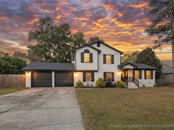 422 Greentree Dr, Raeford, NC 28376