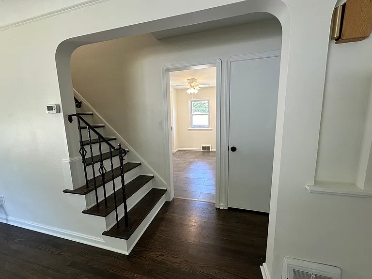 8006 Essen Ave — Photo 6