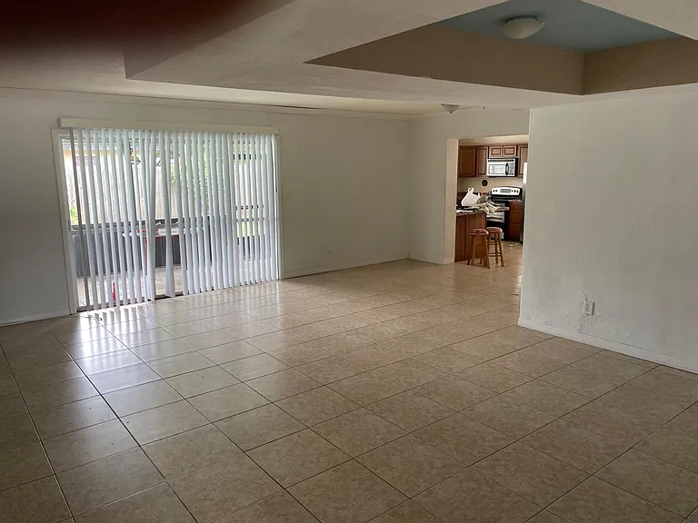 1147 Barbara Dr — Photo 5