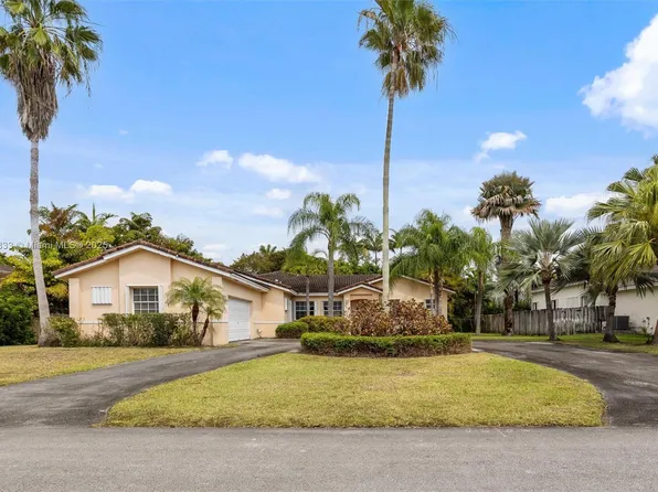 8411 SW 162nd Ter, Palmetto Bay, FL 33157