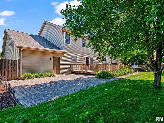 3rd image of 3908 Thackeray Dr