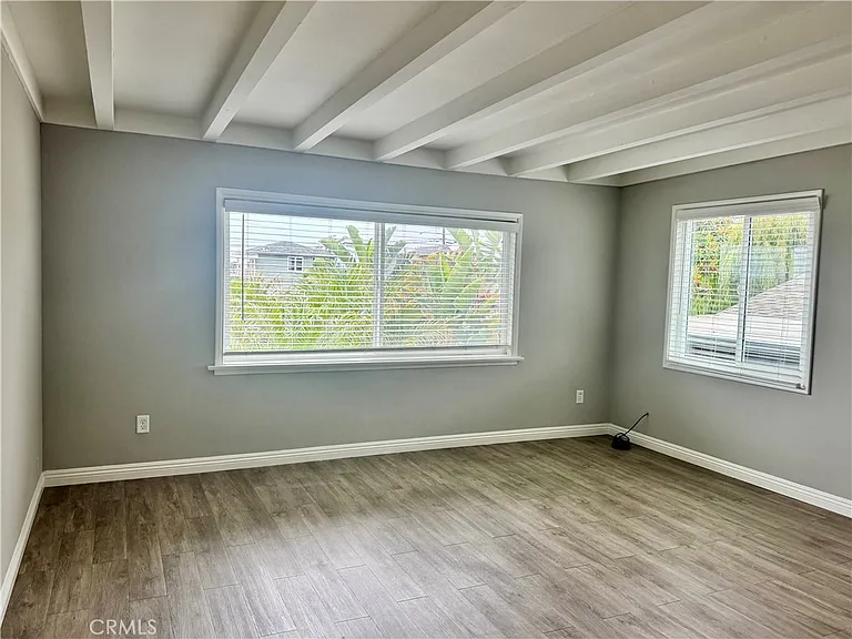 970 Glenneyre St #D — Photo 2