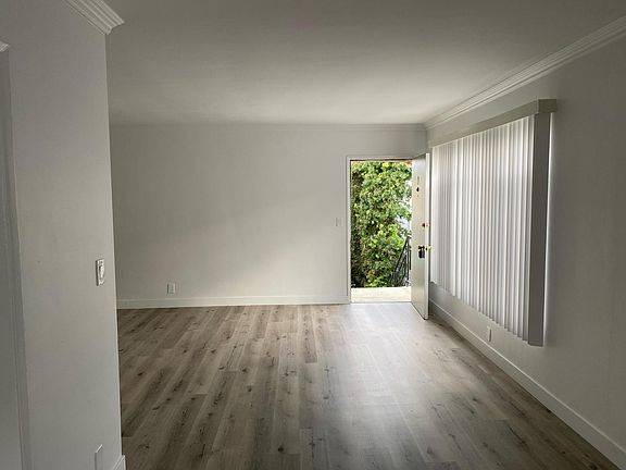 3rd image of 11841 Goshen Ave APT 9