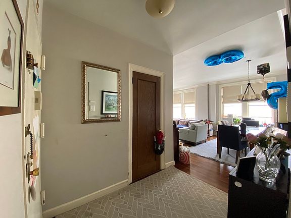 4th image of 225 W 80th St APT 8A