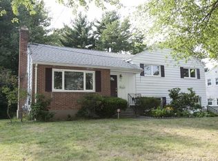 45 Pocahontas Dr, West Hartford, CT 06117