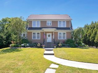 61 S Windsor Ave, Brightwaters, NY