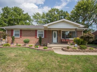 5211 Mount Blanc Rd, Louisville, KY 40216